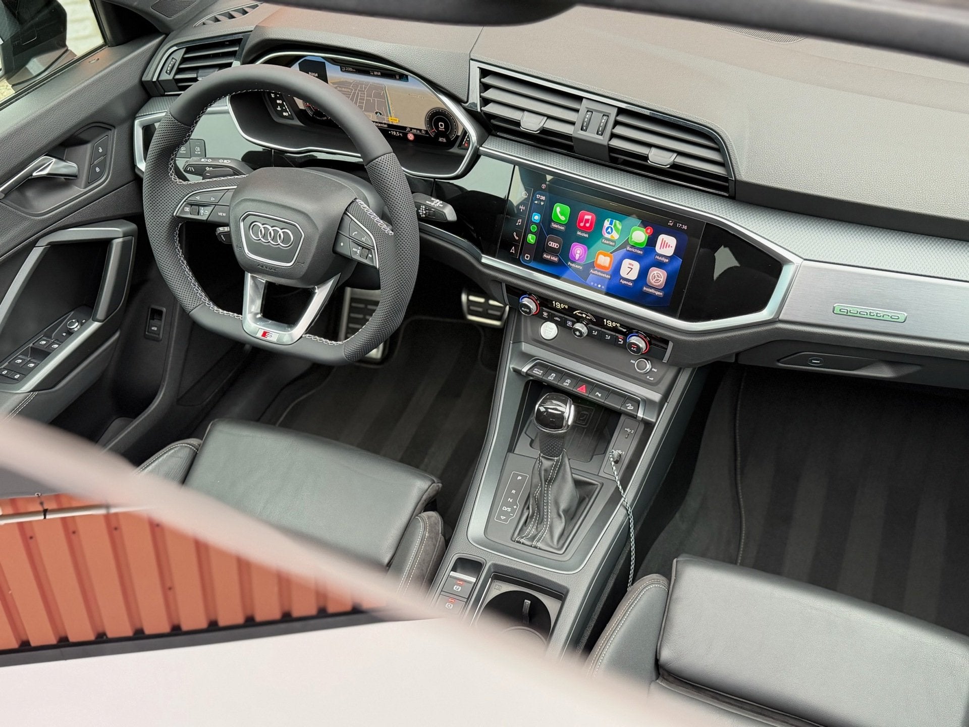 Audi Q3 45 TFSI quattro 3x S-Line RSQ3 Look Pano Camera 20", Auto's, Dealer onderhouden, Gebruikt, 1984 cc, Bedrijf