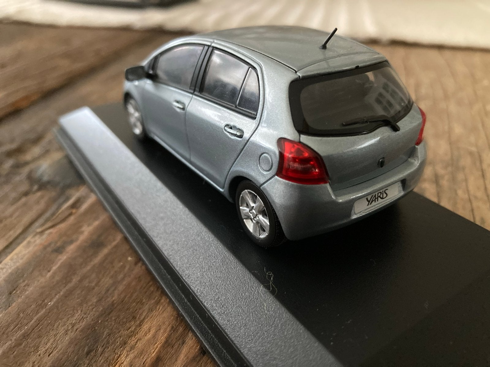 Toyota Yaris Minichamps 1/43 - Uniek voor jouw verzameling, Ophalen of Verzenden, Nieuw, Auto, MiniChamps