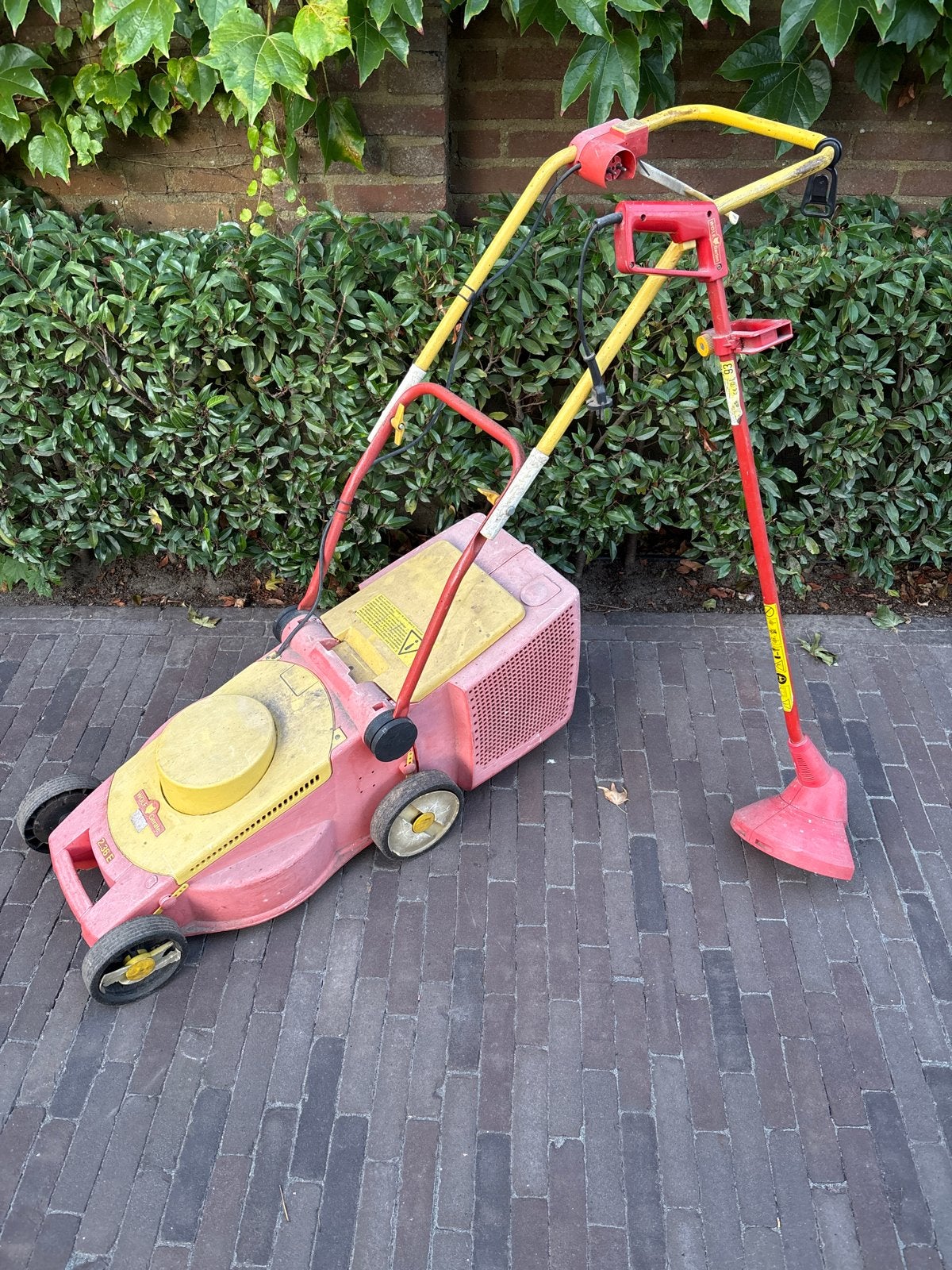 Wolf Garten Grasmaaier 2.36 E en Wolf Garten RQ 250 Trimmer, Cirkelmaaier, Ophalen, Gebruikt