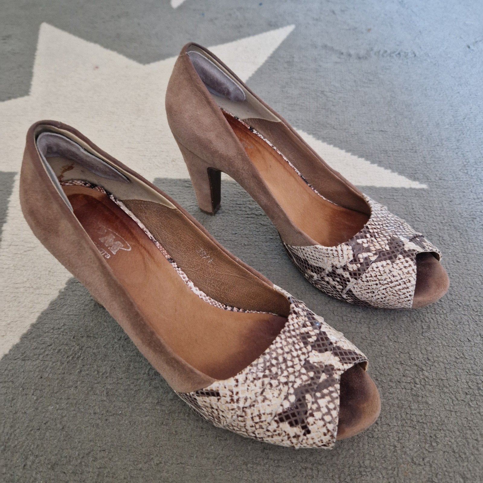 TE KOOP MOOIE DAMES PUMPS MAAT 39, Ophalen of Verzenden, Zo goed als nieuw, Zwart