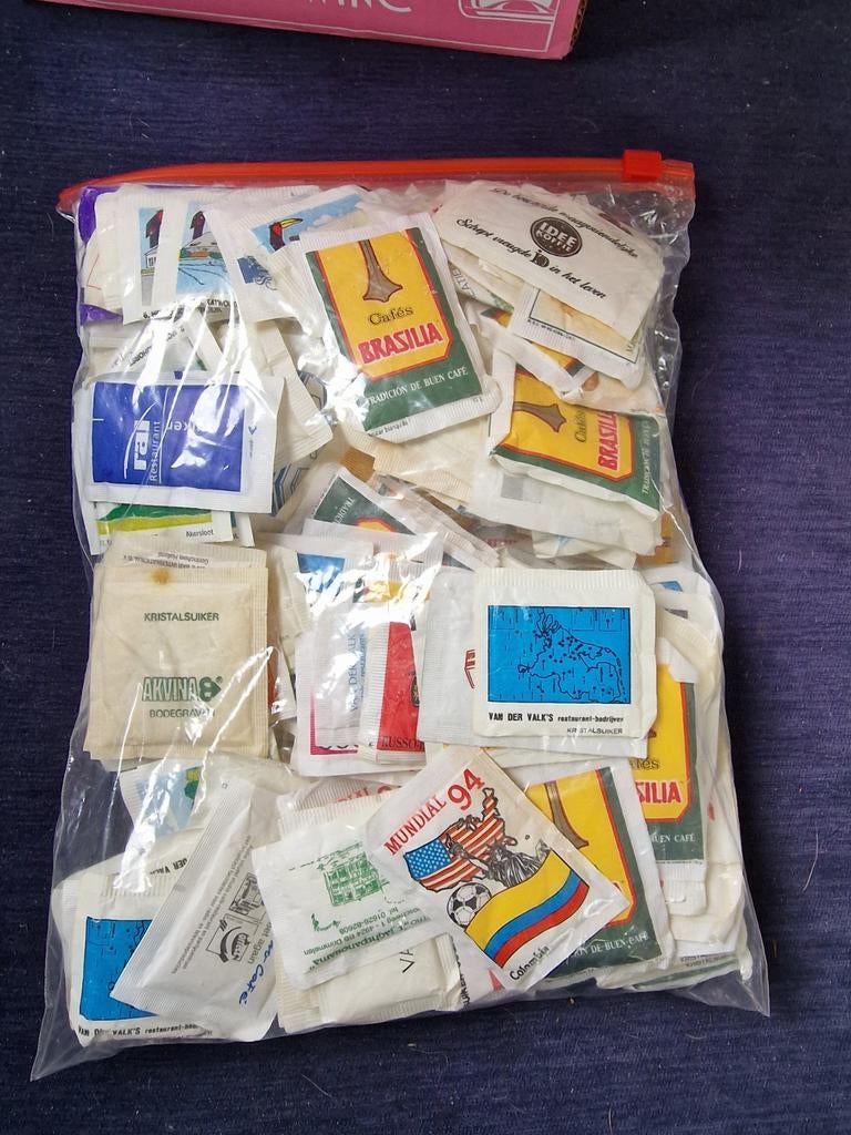 Grote verzameling suikerzakjes, diverse merken, Verzamelen, Ophalen of Verzenden