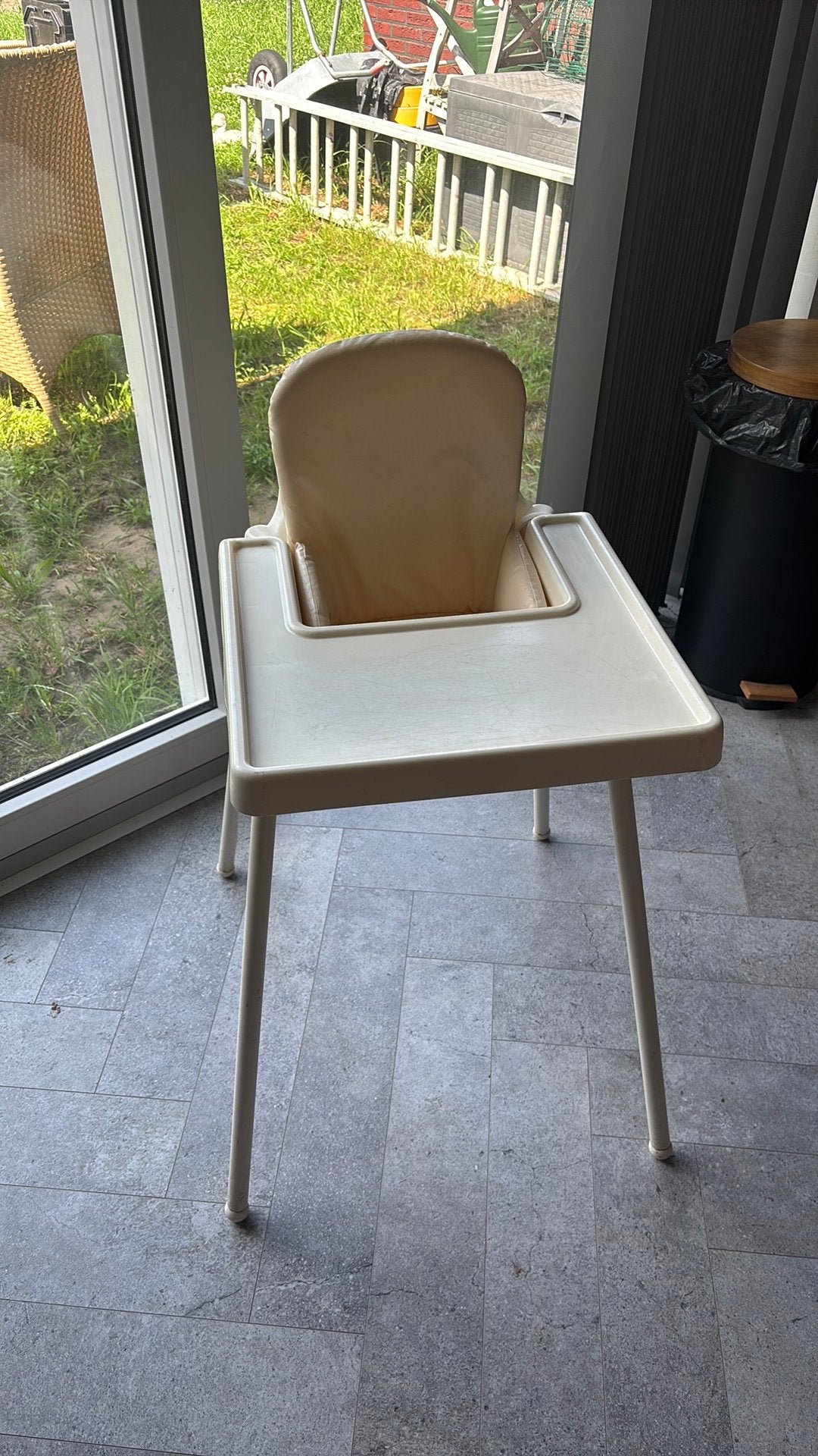 Ikea kinderstoel, Kinderen en Baby's, Kinderstoelen, Ophalen of Verzenden, Gebruikt, Overige typen, Afneembaar eetblad