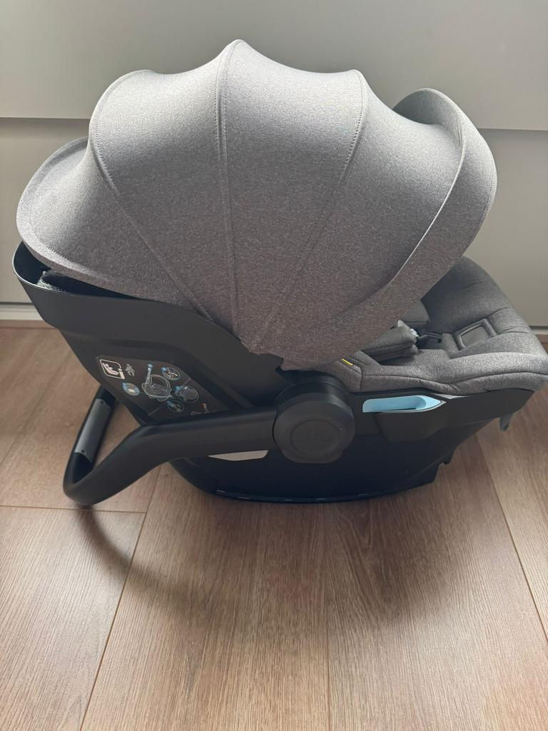 UPPAbaby MESA i-Size Baby Autostoeltje + Isofix, Ophalen, Zo goed als nieuw, Minder dan 30 cm