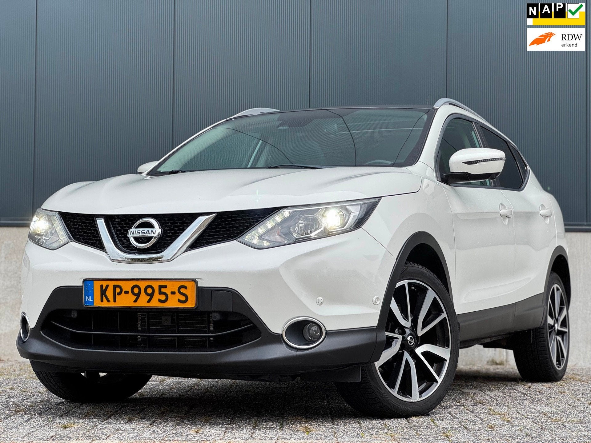 Nissan Qashqai 1.2 Tekna|AUT|XENON|PANO|NAVI|STOELVERW|LEDER, Dealer onderhouden, Gebruikt, 4 cilinders, 116 pk