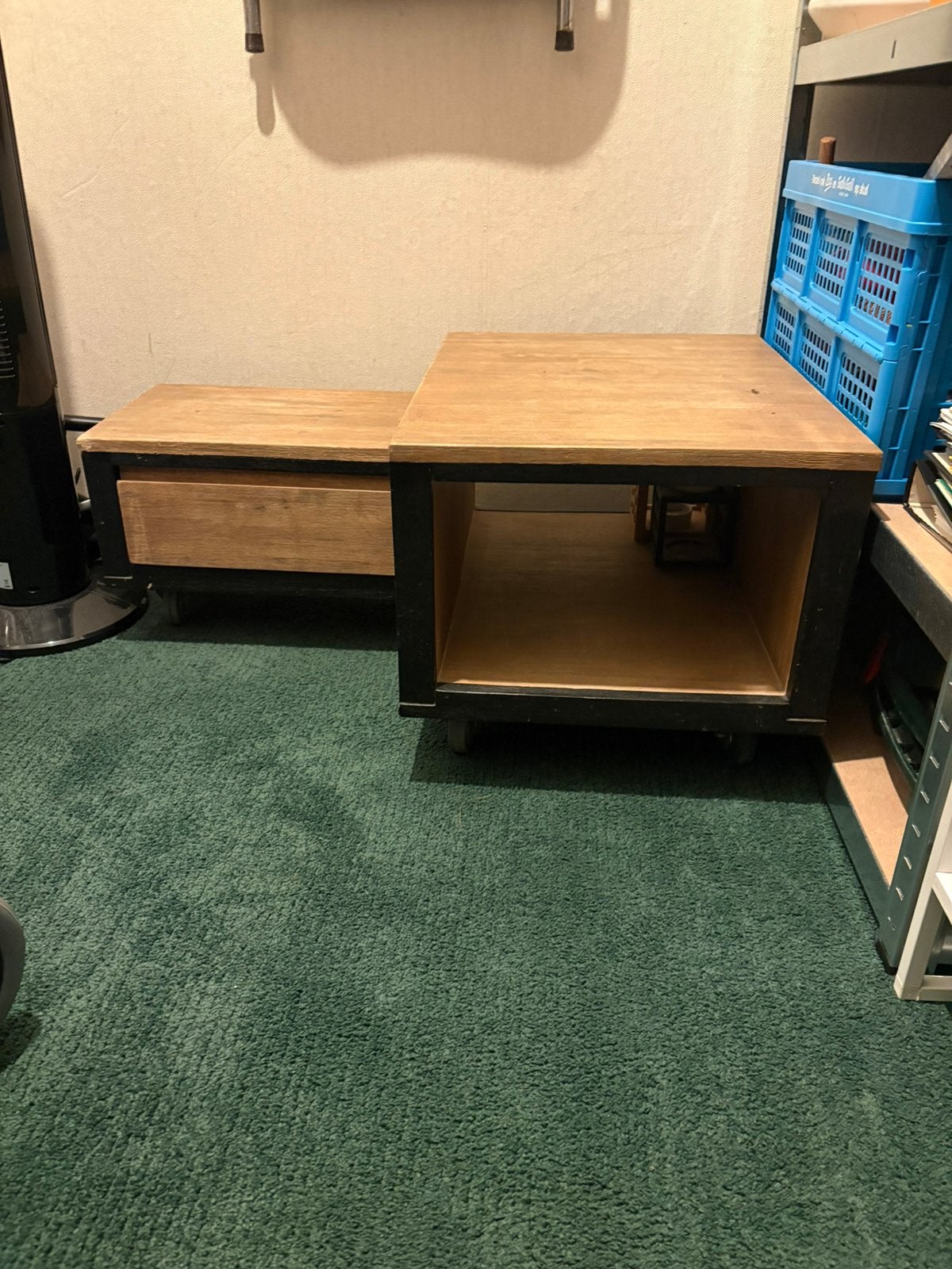 Salontafel op wieltjes van Hout, Huis en Inrichting, Tafels | Salontafels, Ophalen, Zo goed als nieuw, Rechthoekig, 50 tot 100 cm