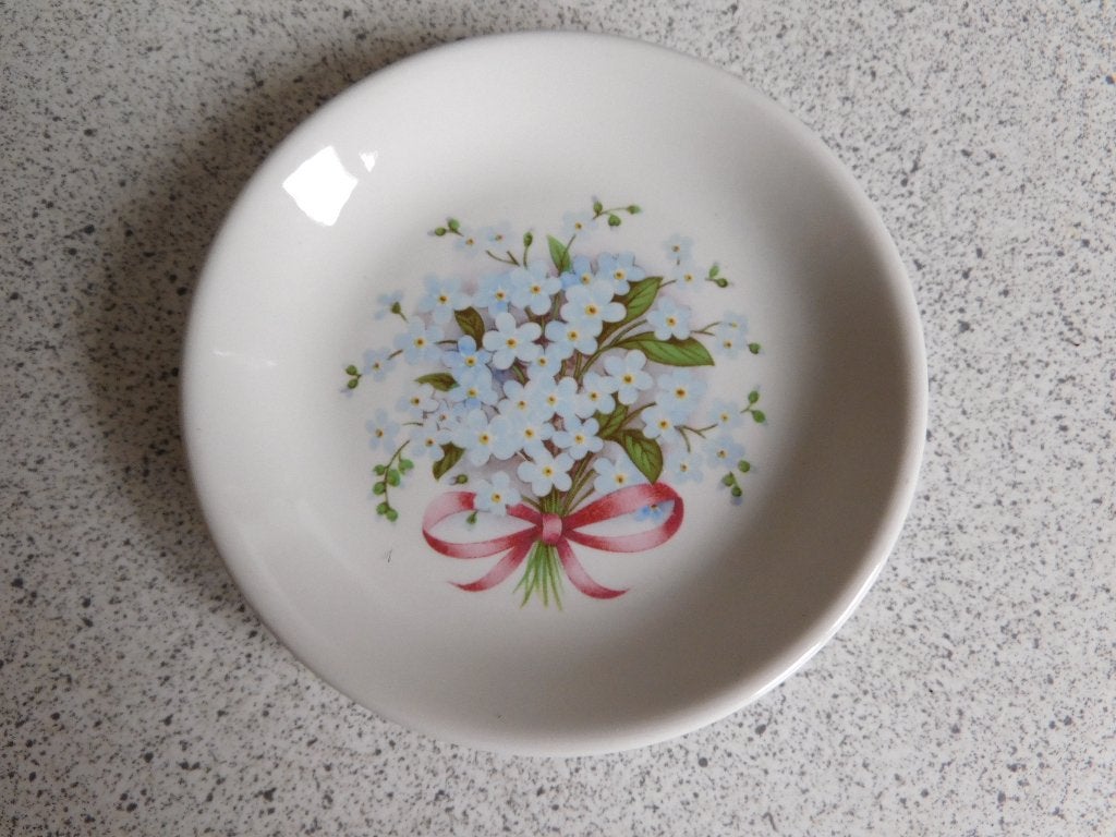 Bord 11 cm. Jasmijn Made in England, Overige merken, Ophalen of Verzenden, Zo goed als nieuw, Bord(en)