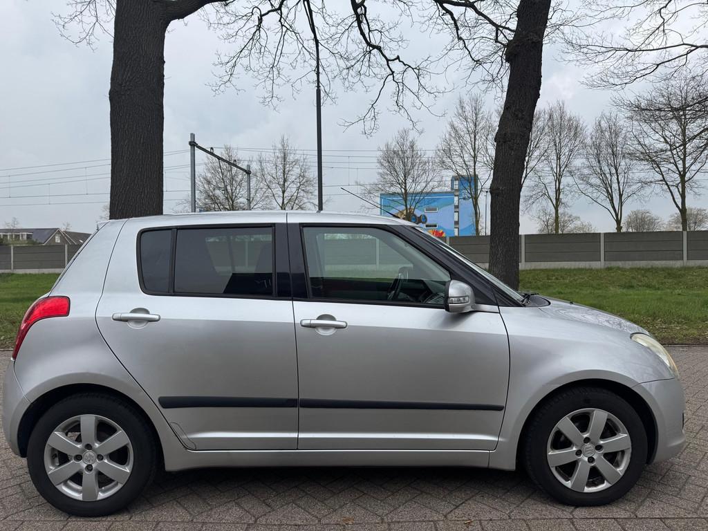 Suzuki Swift 1.3 Limited 2010 NIEUWE APK 5 DEURS, Auto's, Suzuki, Voorwielaandrijving, 400 kg, Alcantara, Swift