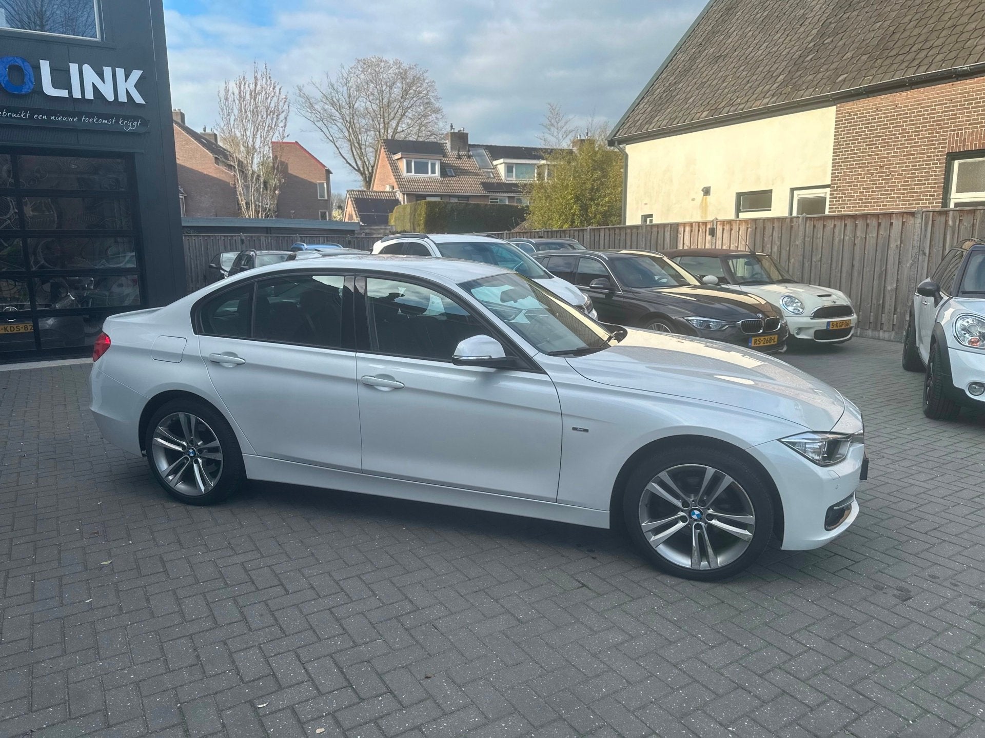 BMW 3-serie 316i | SPORTLINE | NAVI | XENON | CLIMA |, 1360 kg, Dealer onderhouden, Gebruikt, 4 cilinders