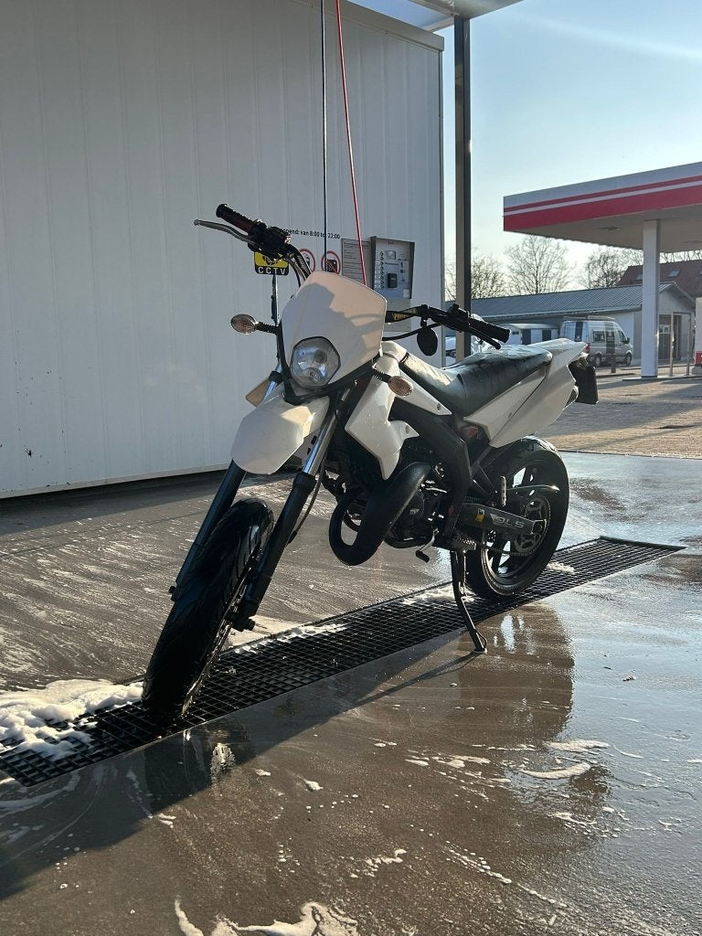 Derbi senda extreme 50 2011, Fietsen en Brommers, Brommers | Derbi, Ophalen, 6 versnellingen, Gebruikt, Maximaal 45 km/u