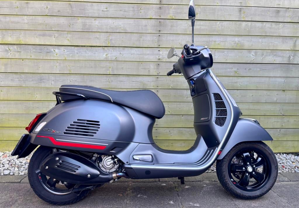 Vespa GTS HPE Super Sport., Scooter, Particulier, Automaat, 1 cilinder