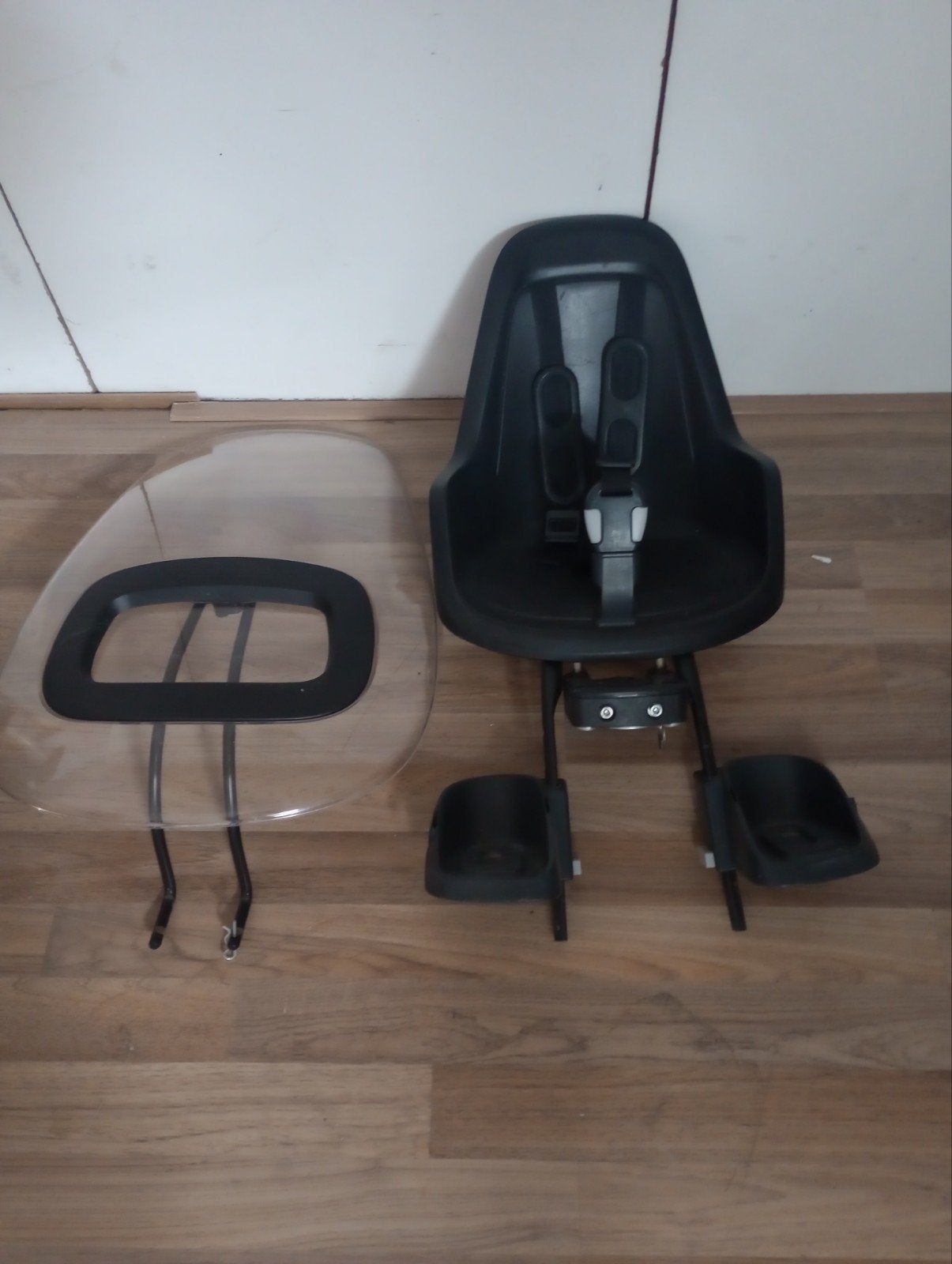 Bobike mini ONE black fietszitje en scherm, Ophalen, Bobike, Gebruikt, Voetsteuntjes