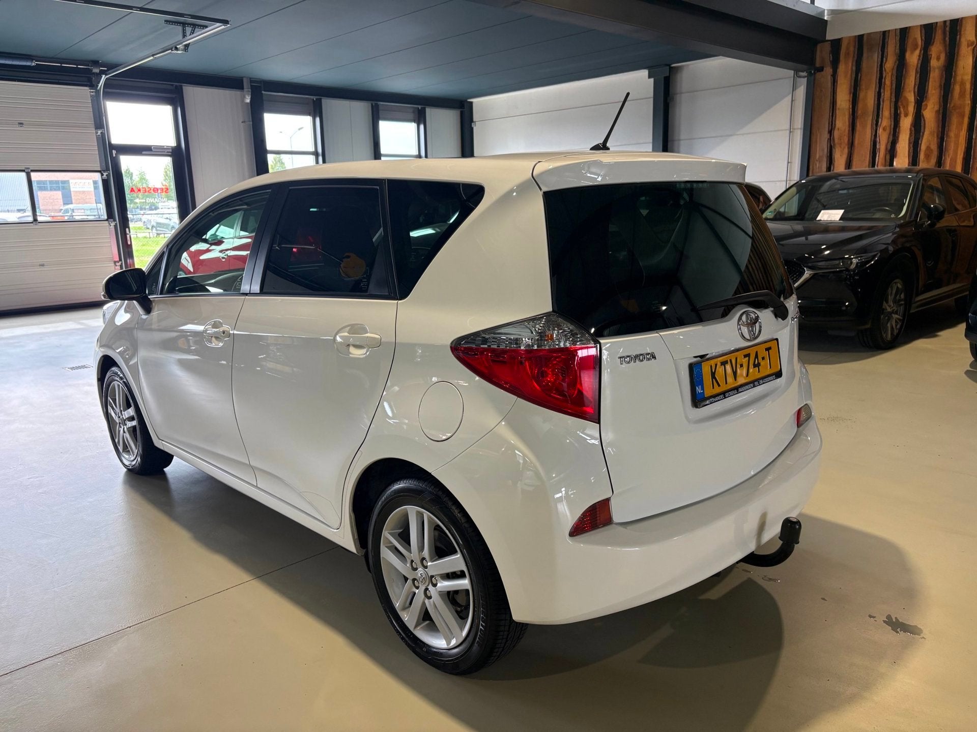 Toyota Verso-S 1.3 VVT-i Dynamic, Stof, Gebruikt, Zwart, 1329 cc