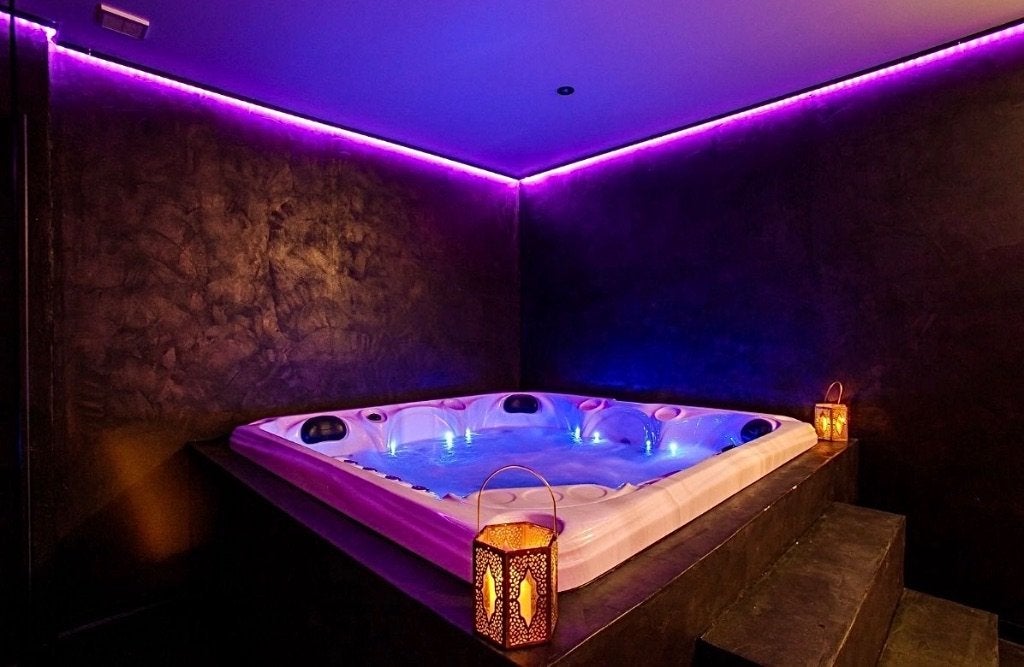 Spa Praise Classic 5 personen Jacuzzi, Ophalen, Zo goed als nieuw, Filter, Vast