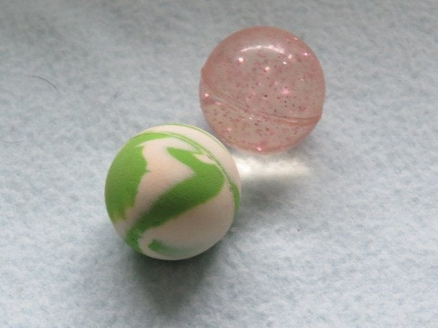 1 EURO OF GRATIS 2 stuiterballetjes 2,5 cm doorsnede, Kinderen en Baby's, Ophalen, Zo goed als nieuw, Jongen of Meisje
