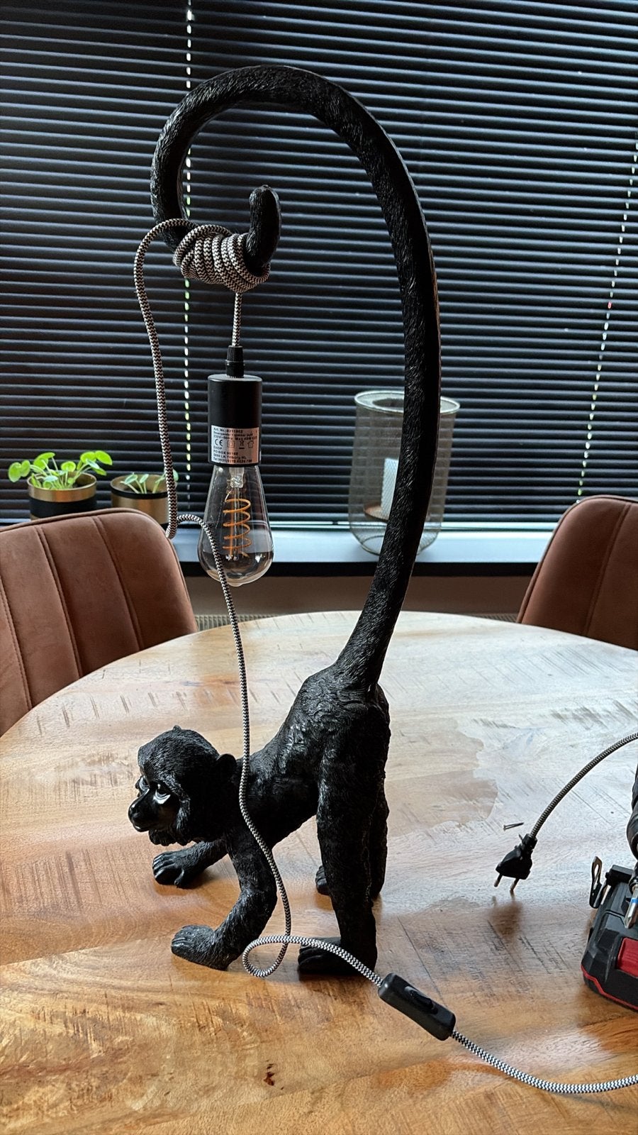 Unieke Apenlamp - Zwart met Edison gloeilamp, Met schakelaar, Overige merken, Kunststof, Zwart