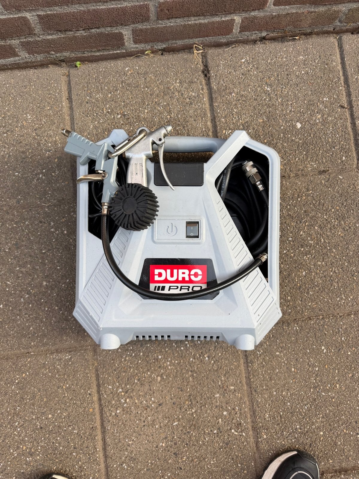 Duro Pro Draagbare Compressor CQB180D-1/1667, Doe-het-zelf en Verbouw, Compressors, Gebruikt, 6 tot 10 bar, Ophalen of Verzenden