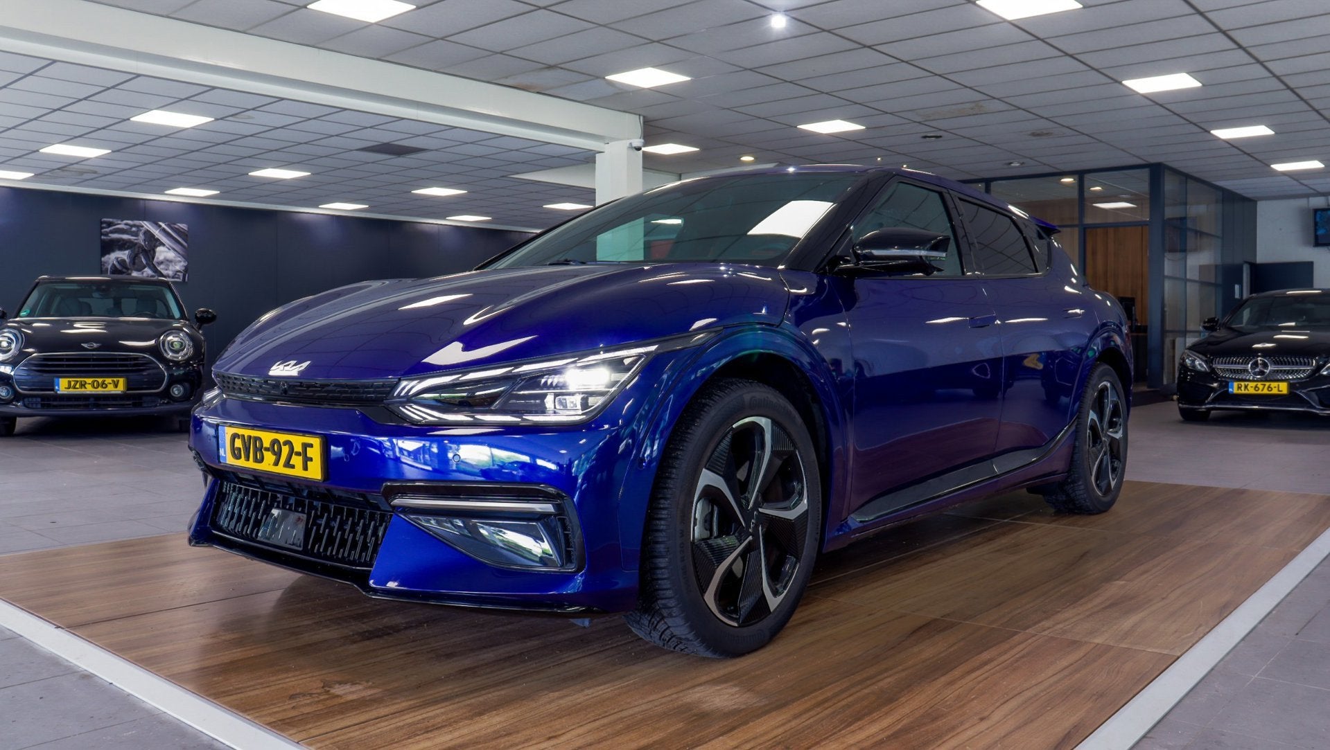 Kia EV6 GT-Line 77.4 kWh soh100%/Techpack/360/Meridian/Trekh, Auto's, Automaat, Stof, Gebruikt, Zwart