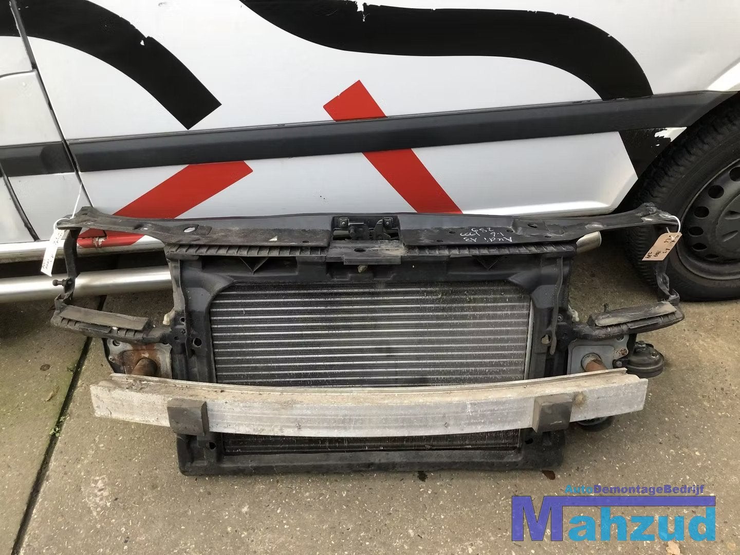 AUDI A3 8L1 1.6 FRONT koelerset koelpakket compleet, Gebruikt, AUDI AG, Auto-Union-Strasse 1
85045  Ingolstadt, DE, Kundenbetreuung@audi.de