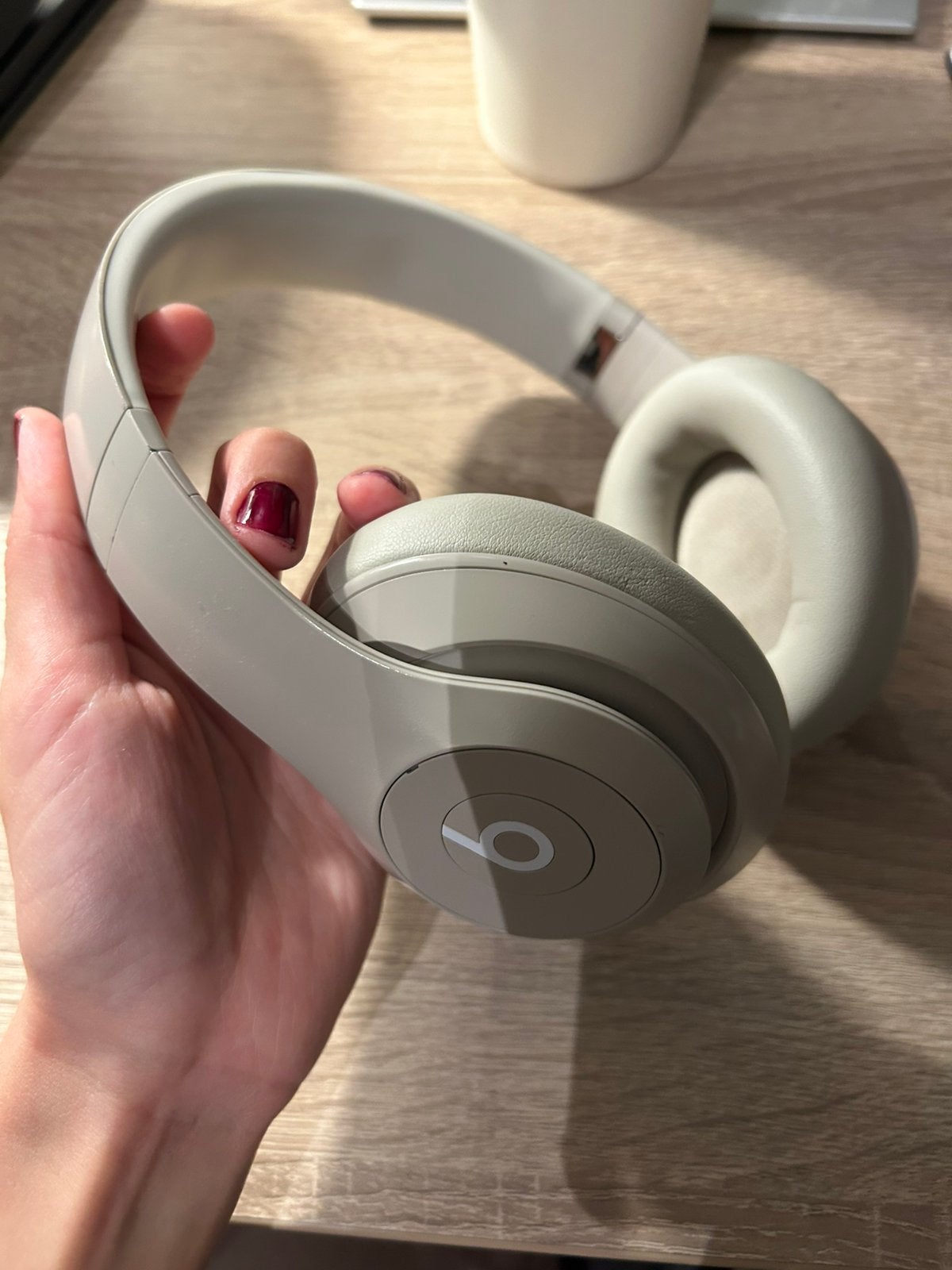 Beats Studio Pro Headphones in Beige/Sandstone, Ophalen of Verzenden, Gebruikt, Over-ear, Beats