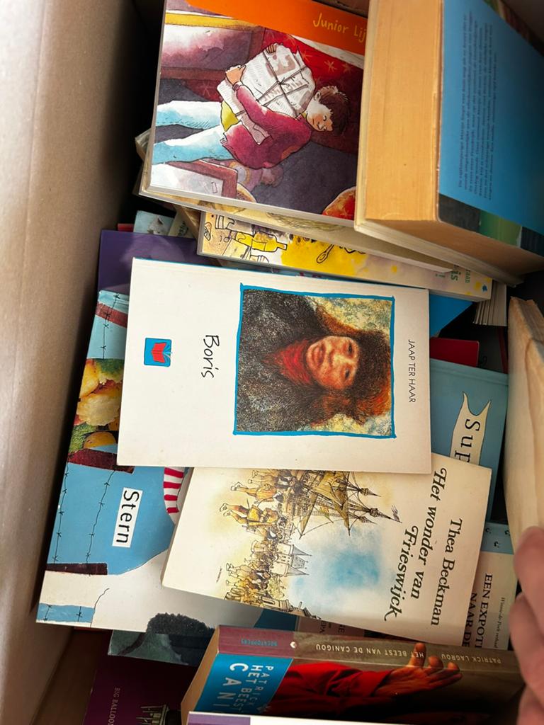 3 verhuisdozen boeken, Ophalen, Zo goed als nieuw