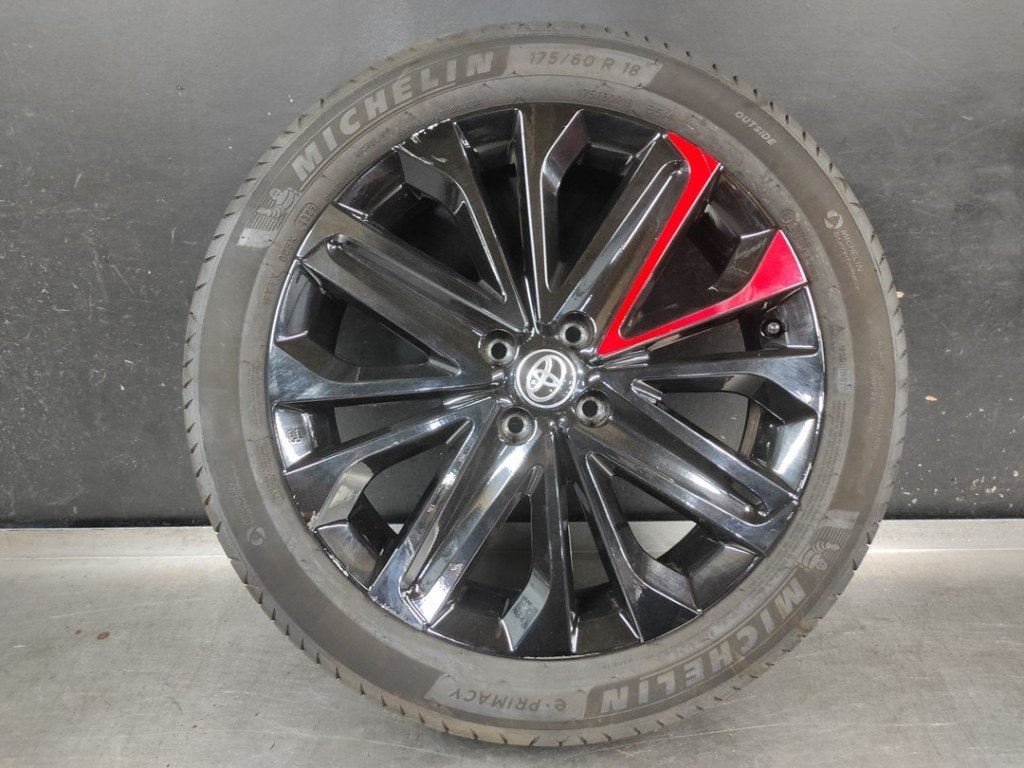 Velgen + banden Toyota Aygo X (175-60-R18), Auto-onderdelen, 18 inch, Gebruikt, 175 mm, Ophalen of Verzenden