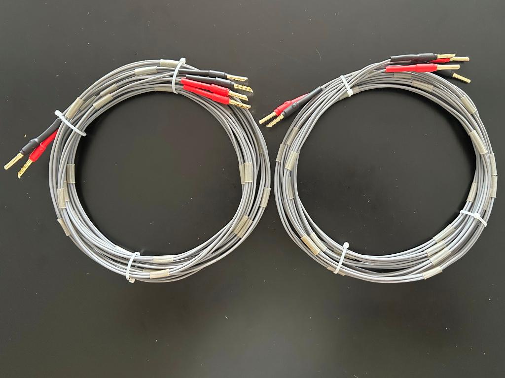 Solid silver bi-wire speakerkabel, 2x 3,9 mtr + BFA stekkers, Audio, Tv en Foto, Luidsprekers, Zo goed als nieuw, Front, Rear of Stereo speakers