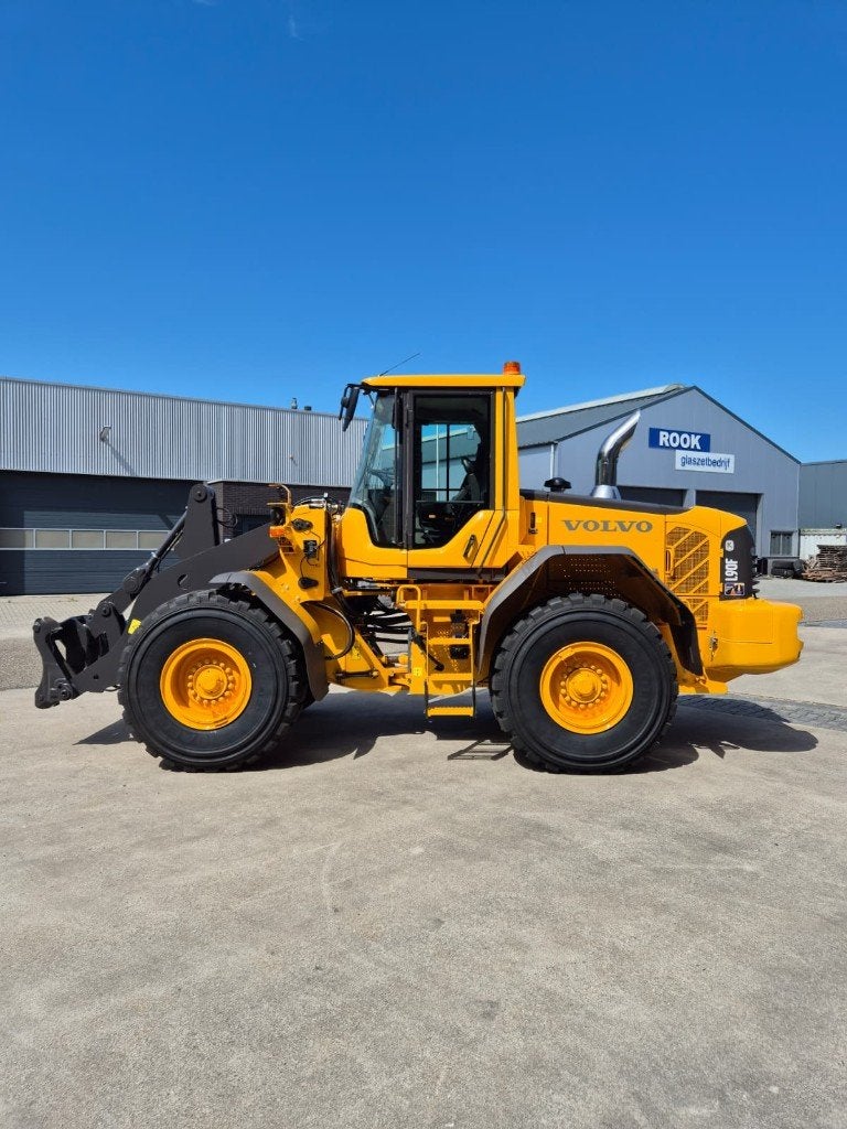 Volvo L90F wiellader, Ophalen
