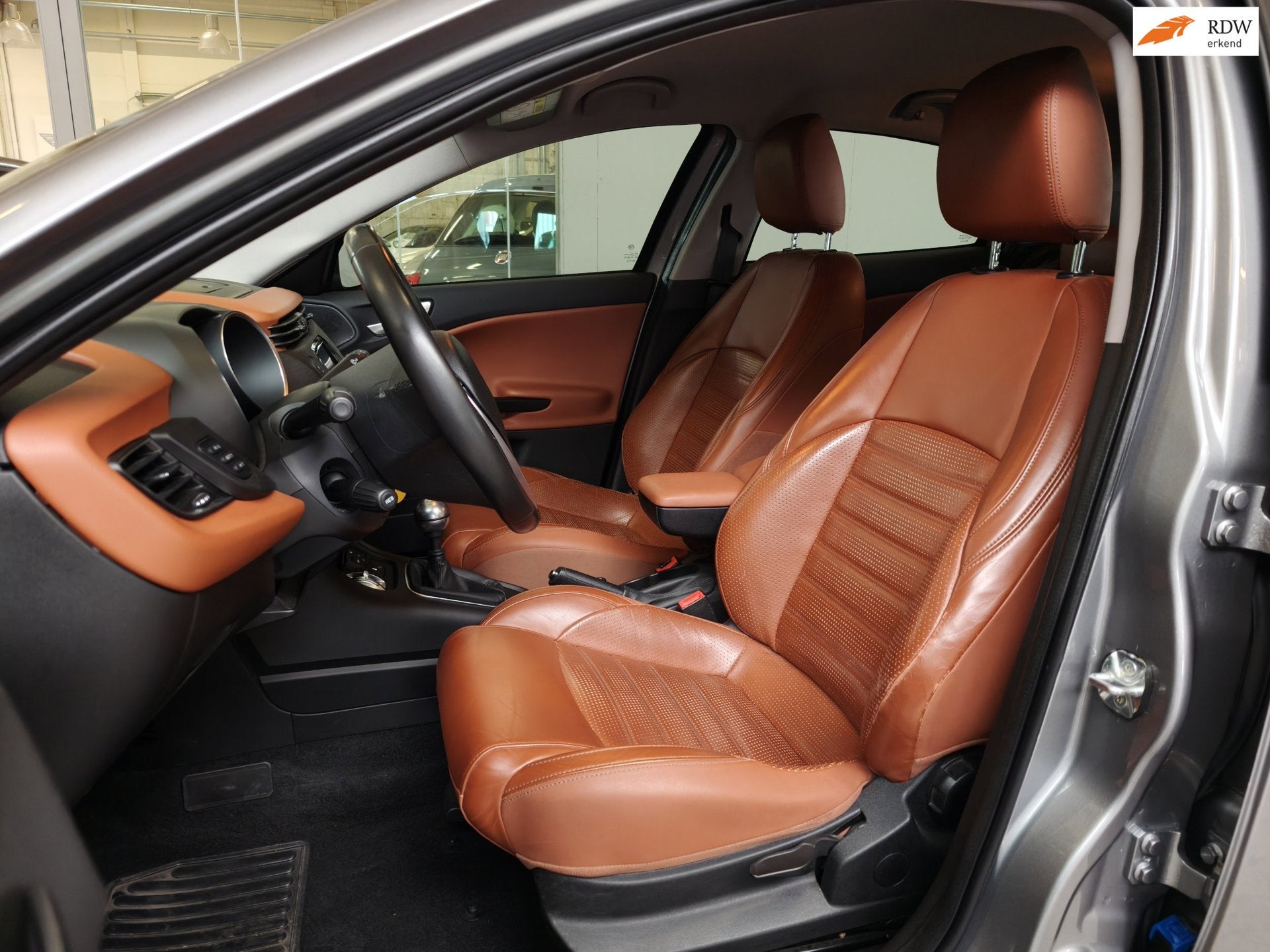 Alfa Romeo Giulietta 1.4 T Navi - Cognac Leder - 100% onderh, Auto's, Voorwielaandrijving, Euro 6, 4 cilinders, Leder