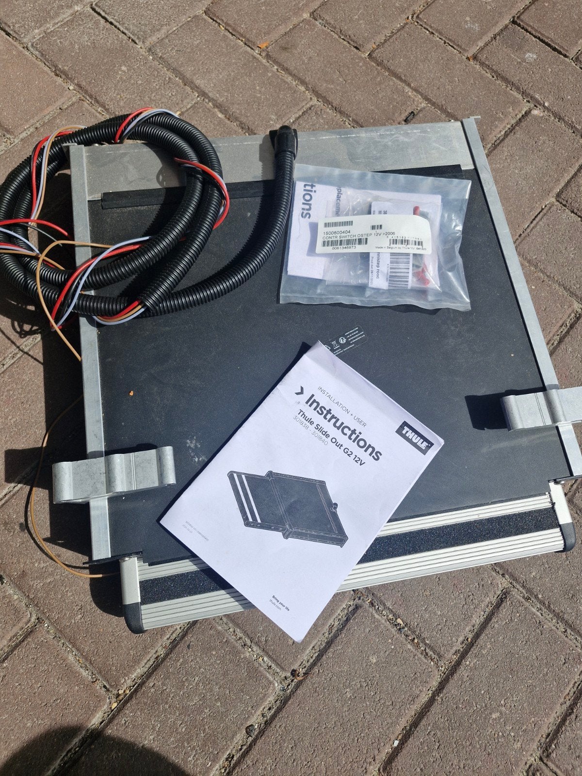 Thule Elektrische Inschuifbare Trap met Bediening - Nieuw, Ophalen of Verzenden