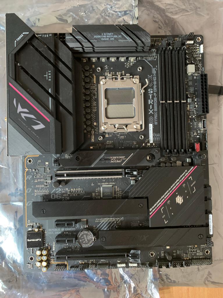 Asus ROG B650E-F WiFi, Computers en Software, Moederborden, Ophalen, Gebruikt, AMD, DDR5