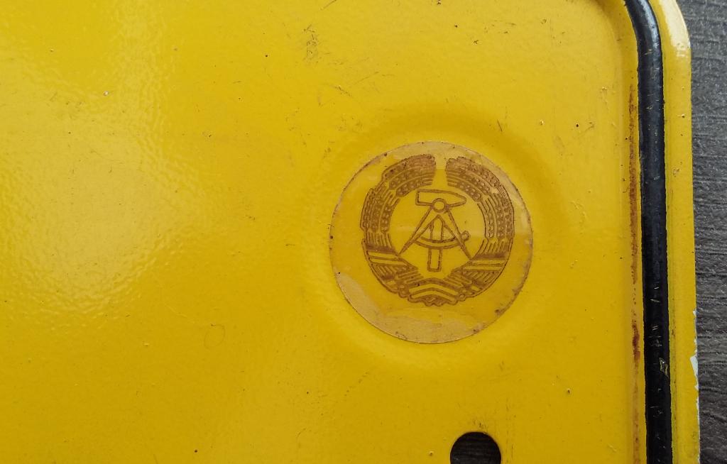 Jaren 60 -70 Oost Duitsland DDR Nummerbord Auto Bord TRABANT, Verzamelen, Ophalen of Verzenden, Gebruikt, Auto's