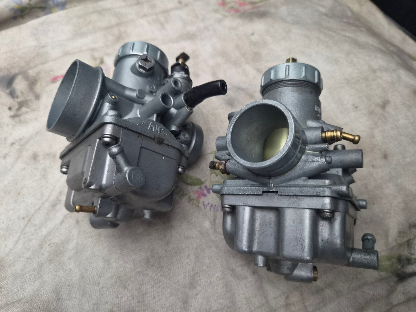 Set Mikuni VM28 carburateurs., Motoren, Ophalen of Verzenden