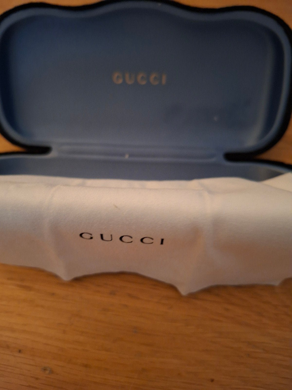 Originele Gucci zonnebrilhoes met doekje, Ophalen of Verzenden, Zo goed als nieuw, Zwart, Overige merken