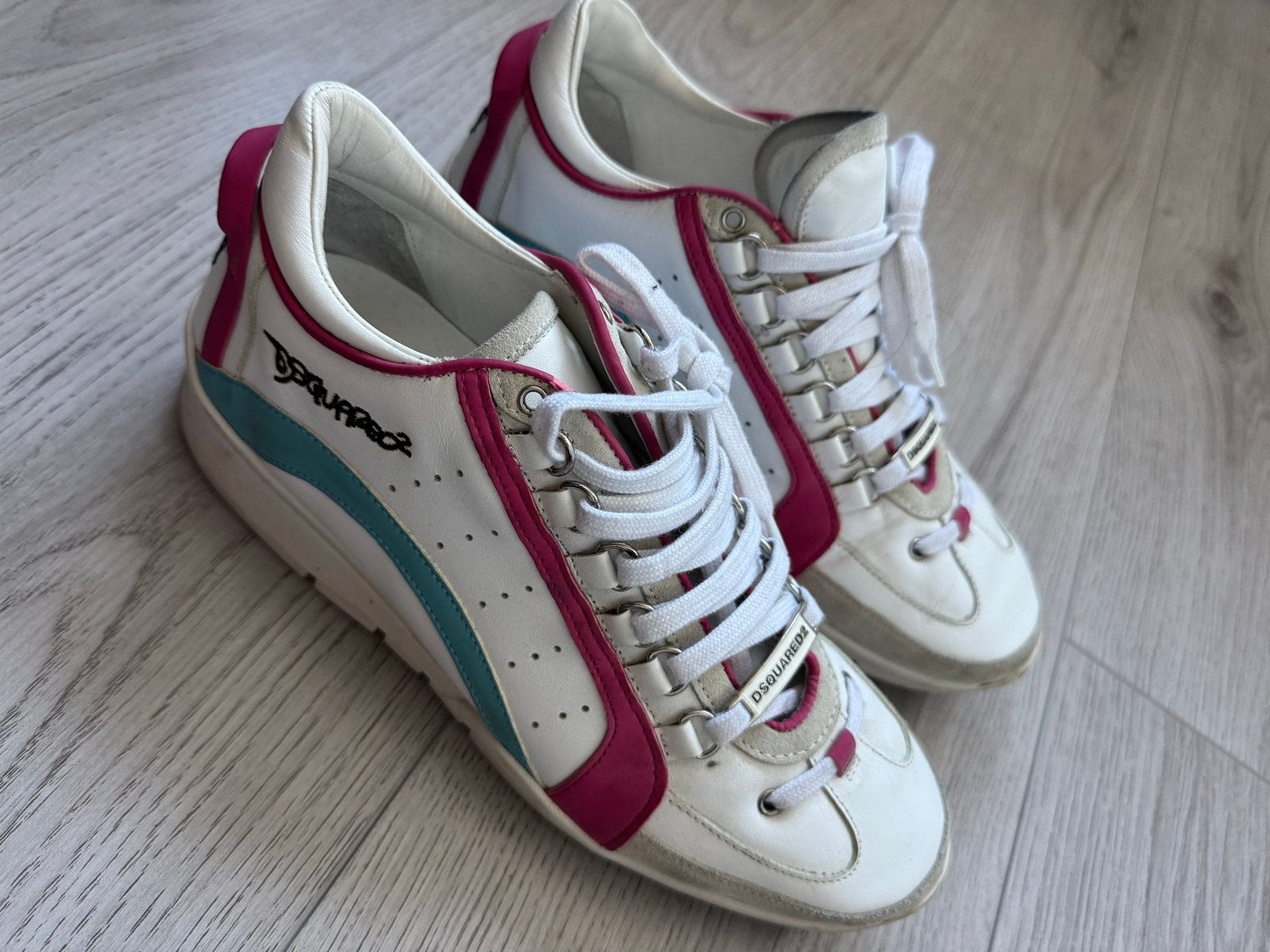 Dsquared2 Sneakers - Wit met roze en blauwe accenten, Ophalen of Verzenden, Gedragen, Wit, Sneakers of Gympen