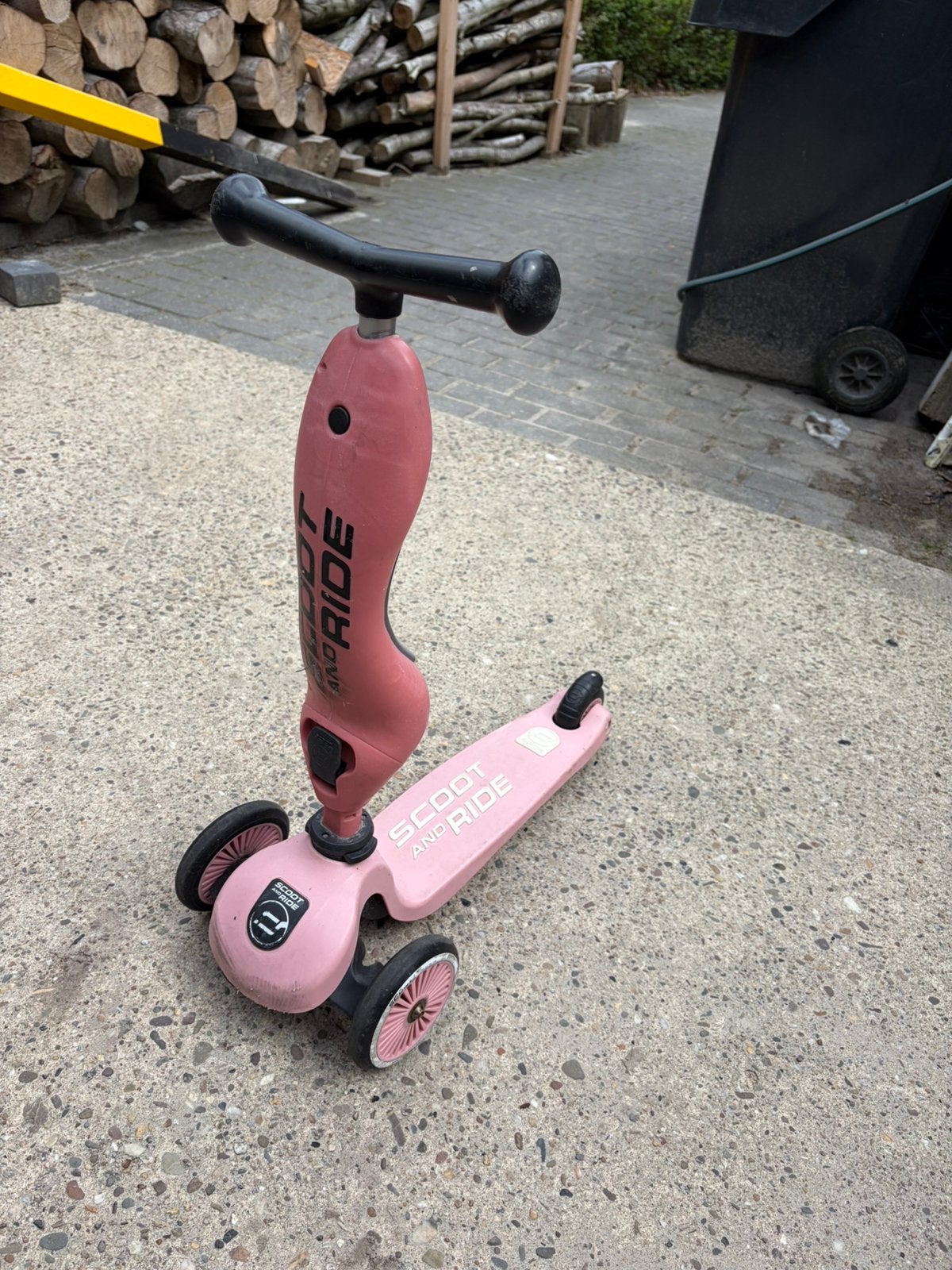 Scoot en ride step, Fietsen en Brommers, Steps, Ophalen, Zo goed als nieuw, Gewone step