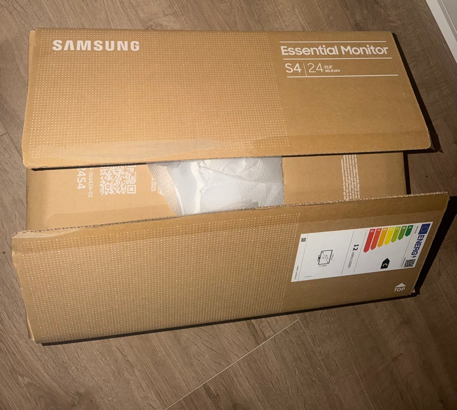 Foto 2 van Samsung Essential monitor gaming / desktop incl. Garantie