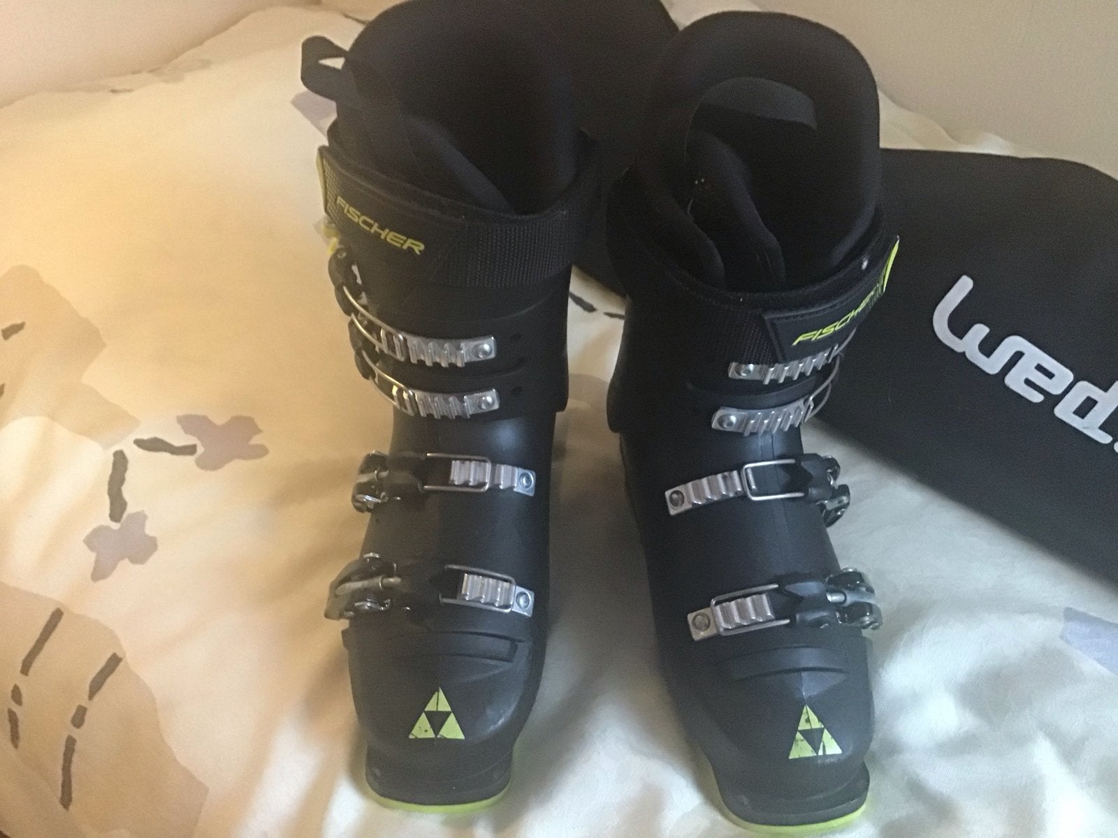 Fischer skischoenen maat 38 met Wedze skischoentas, Schoenen, Ophalen of Verzenden, Skiën, Fischer