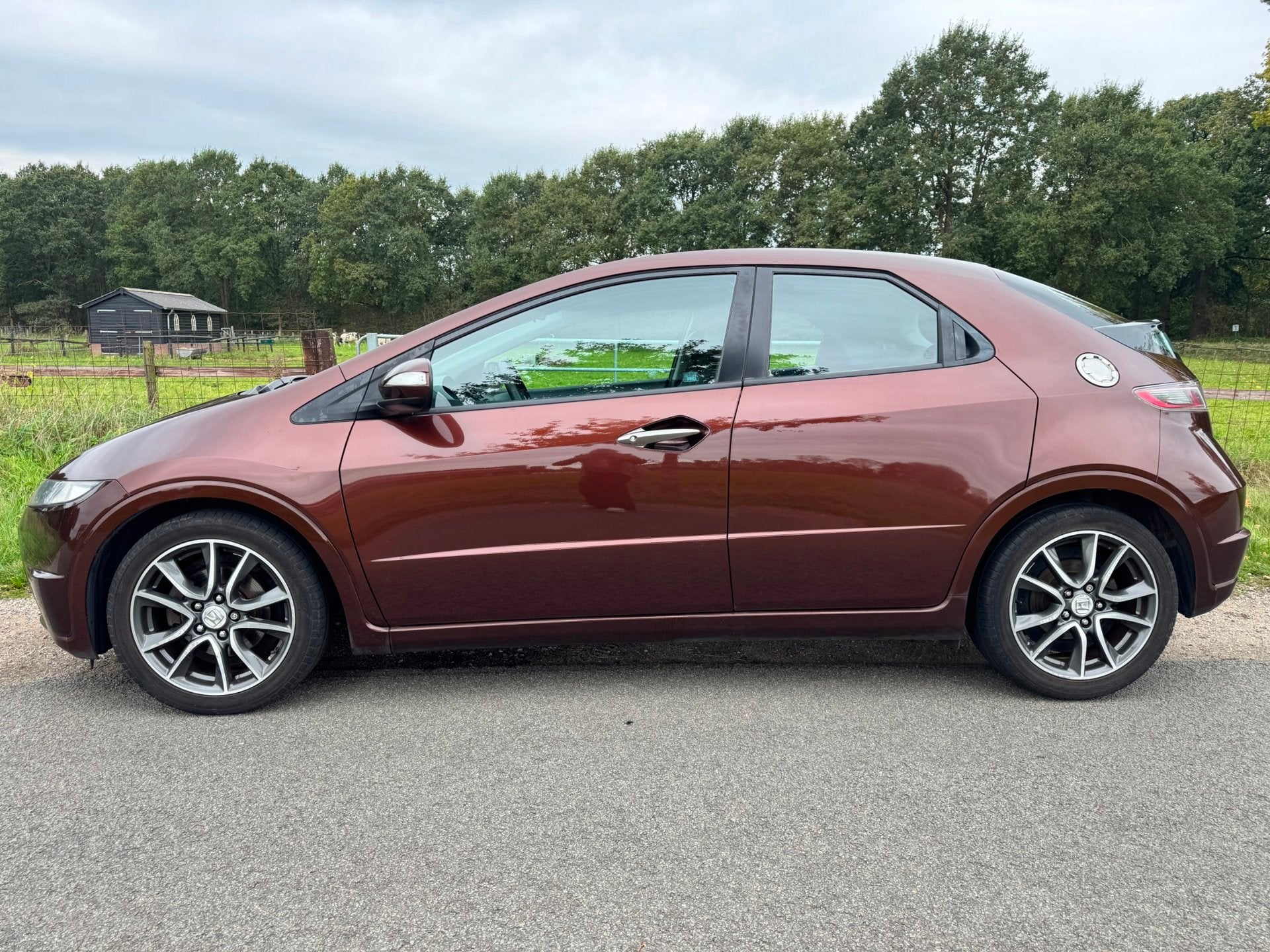 Honda Civic 1.8 Style Mode 140PK|top onderhouden|navi|stoelv, Auto's, Voorwielaandrijving, 15 km/l, Gebruikt, Zwart