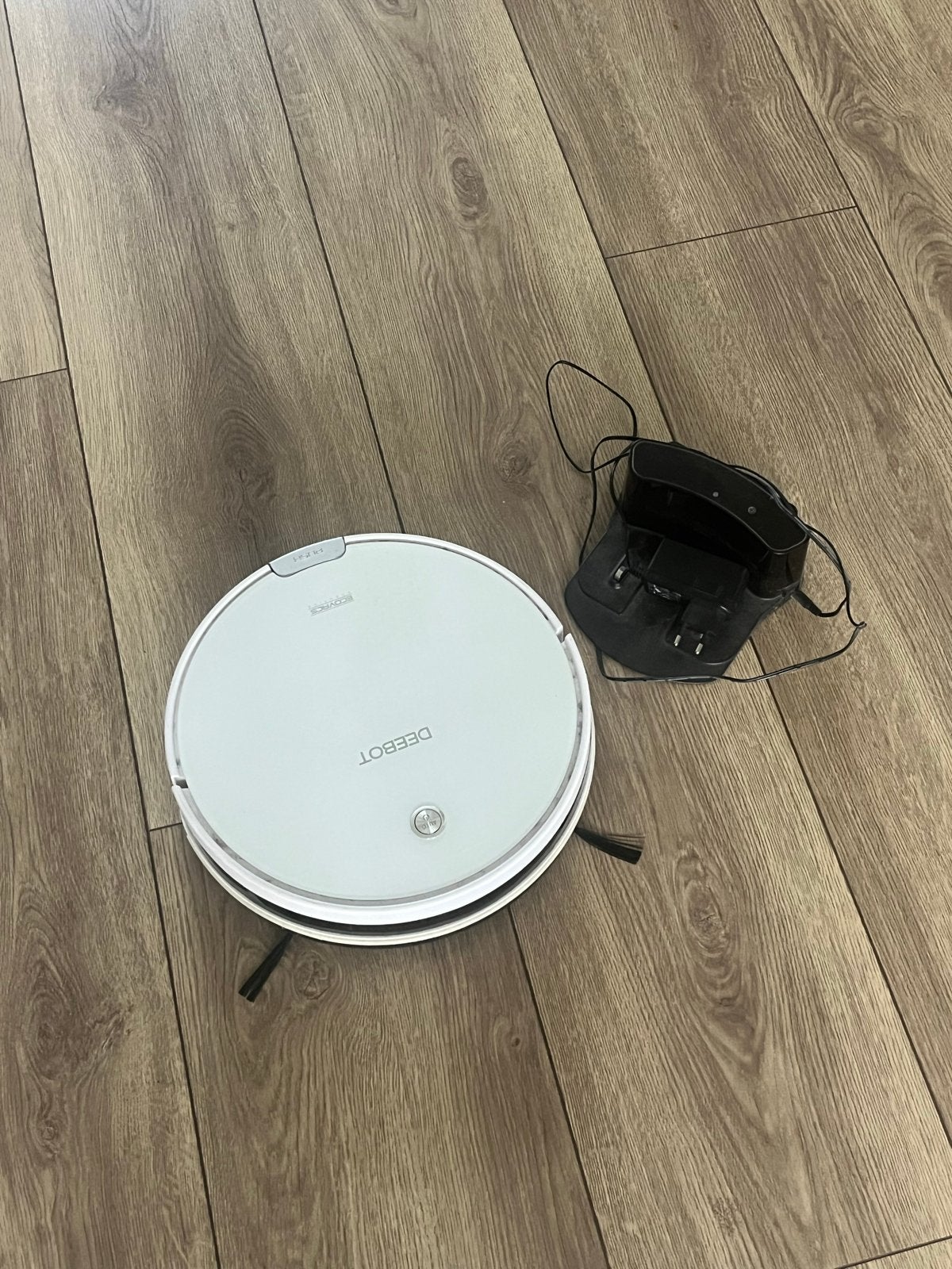 Ecovacs Deebot Robotstofzuiger met Laadstation, Witgoed en Apparatuur, Gebruikt, Ecovacs, Robotstofzuiger, Reservoir