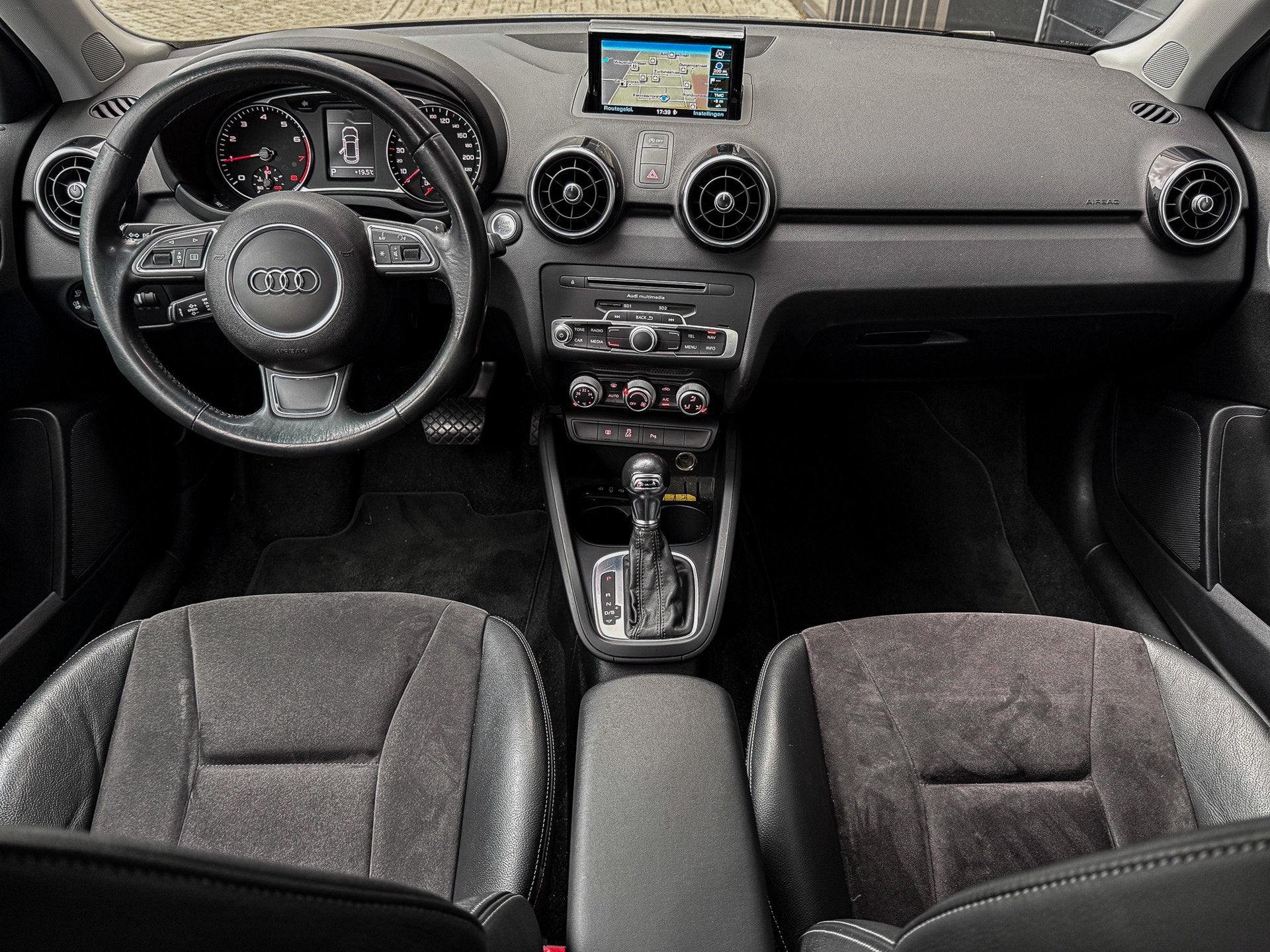 Audi A1 Sportback 1.0 TFSI S-Line 95 PK Automaat KEYLESS/LED, Auto's, Dealer onderhouden, 4 stoelen, 23 km/l, Bedrijf