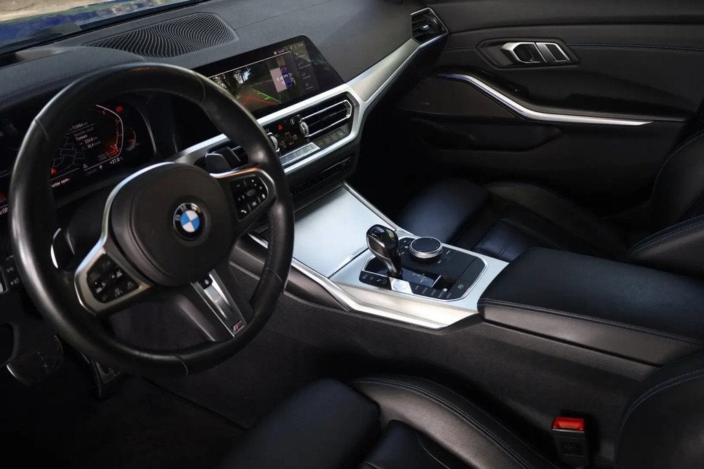 BMW 3 Serie 320i High Executive Aut. | M-Pakket € 31.945,0, Automaat, Achterwielaandrijving, Gebruikt, 4 cilinders