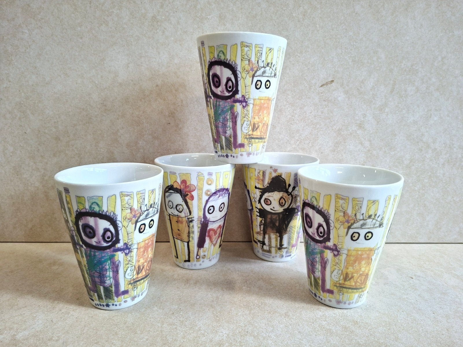 Poul Pava mokken - set van 5 - 'Be Friends Wall' by Aida, Overige typen, Ophalen of Verzenden, Zo goed als nieuw, X