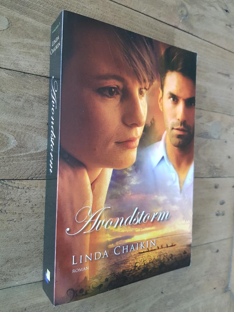 Avondstorm - Linda Chaikin (christelijke roman), Ophalen of Verzenden, Zo goed als nieuw