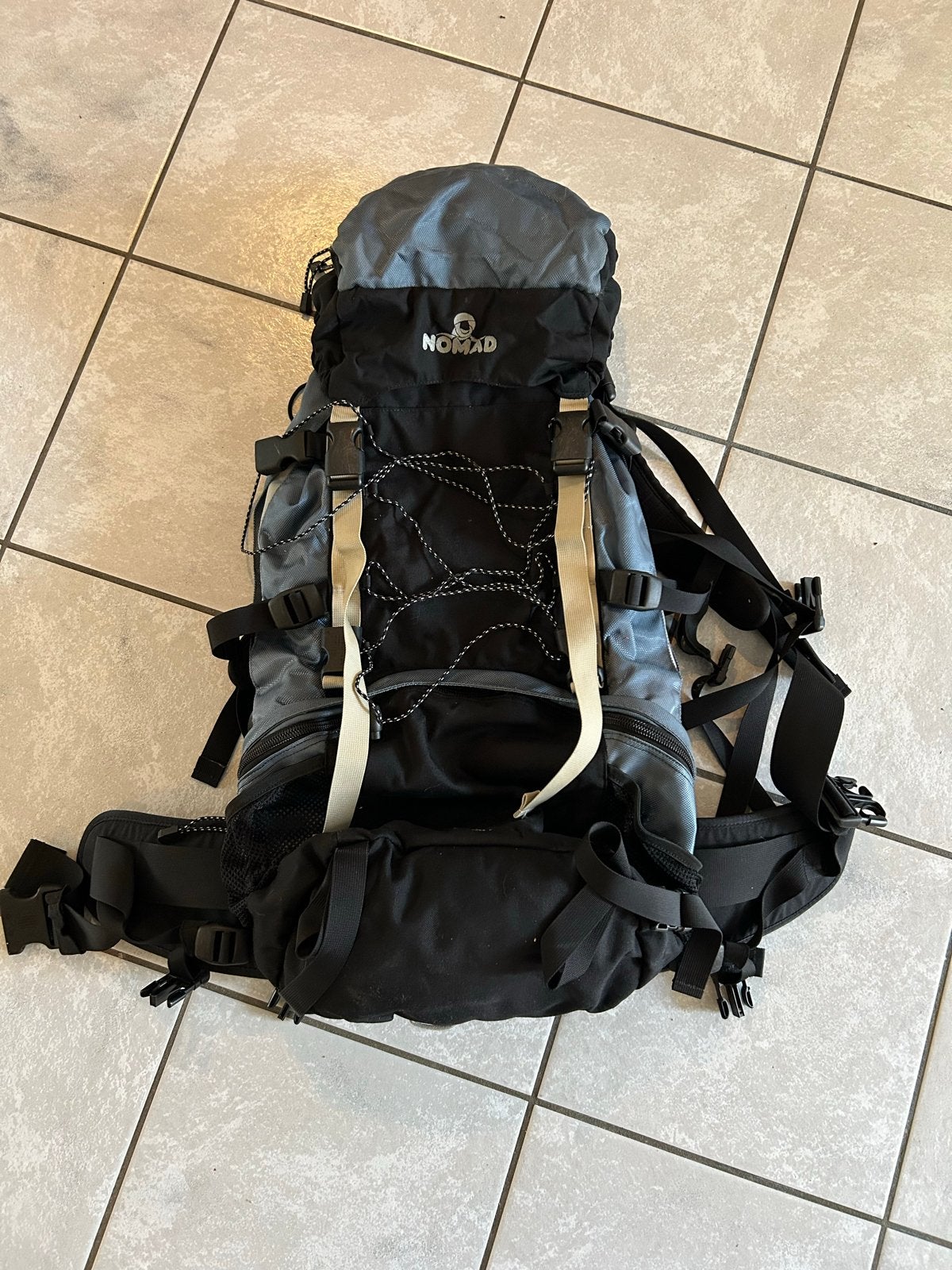 Nomad Trekking Rugzak - Ideaal voor avontuur, Nomad, Gebruikt, 25 tot 40 cm, Ophalen of Verzenden