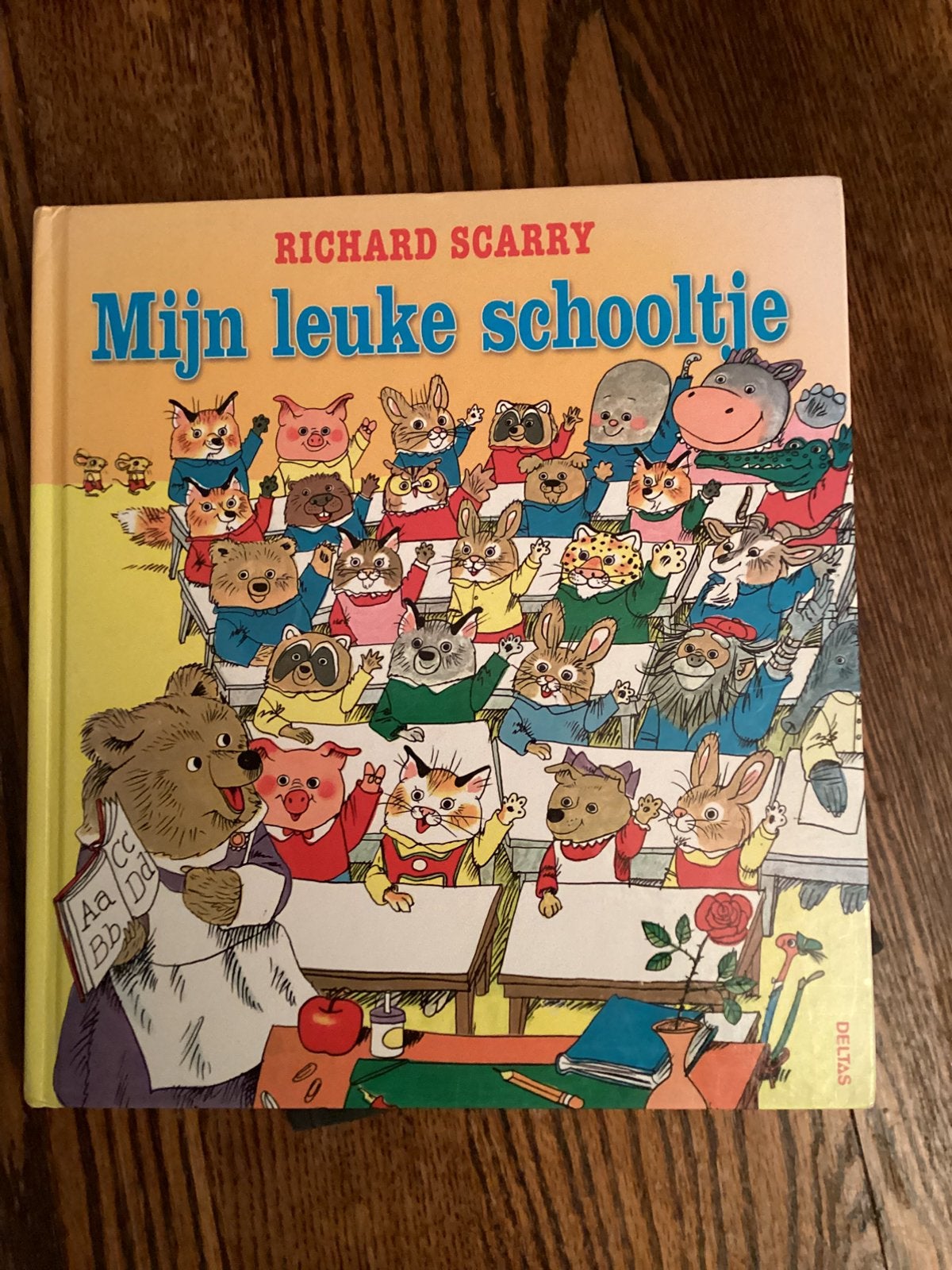 Mijn leuke schooltje - Richard Scarry., Fictie algemeen, Jongen of Meisje, Ophalen of Verzenden, Zo goed als nieuw