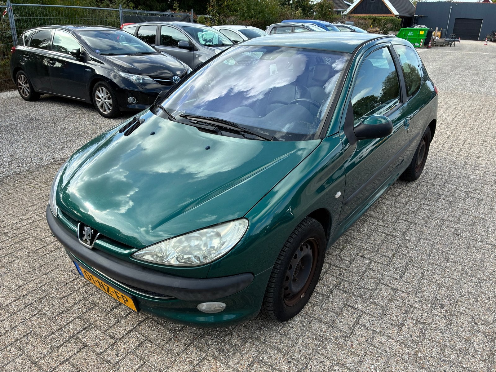 Peugeot 206 1.6 16V Gentry 3D 2004 Clima Lederen bekleding, Voorwielaandrijving, 40 €/maand, Zwart, Lederen bekleding