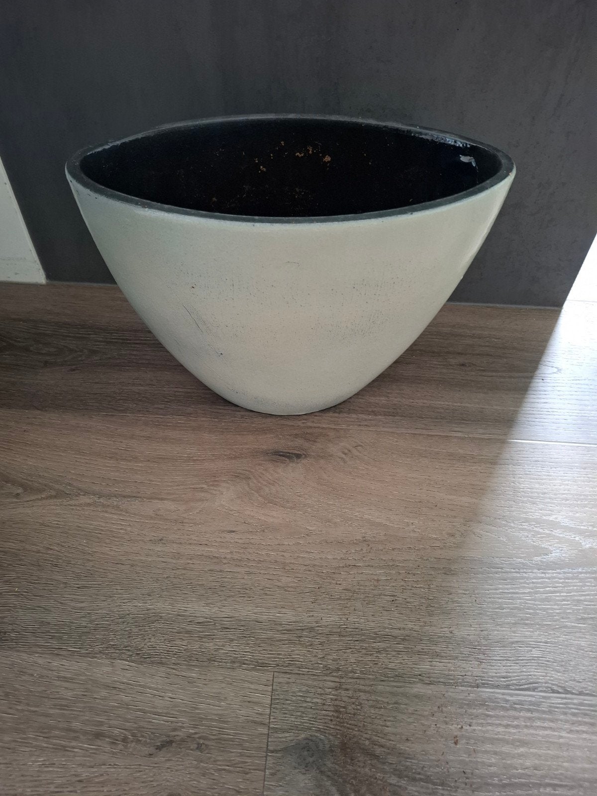 Intratuin bloempot ovaal Lichtgrijs & Blauw, Steen, Minder dan 30 cm, Ophalen of Verzenden, Zo goed als nieuw