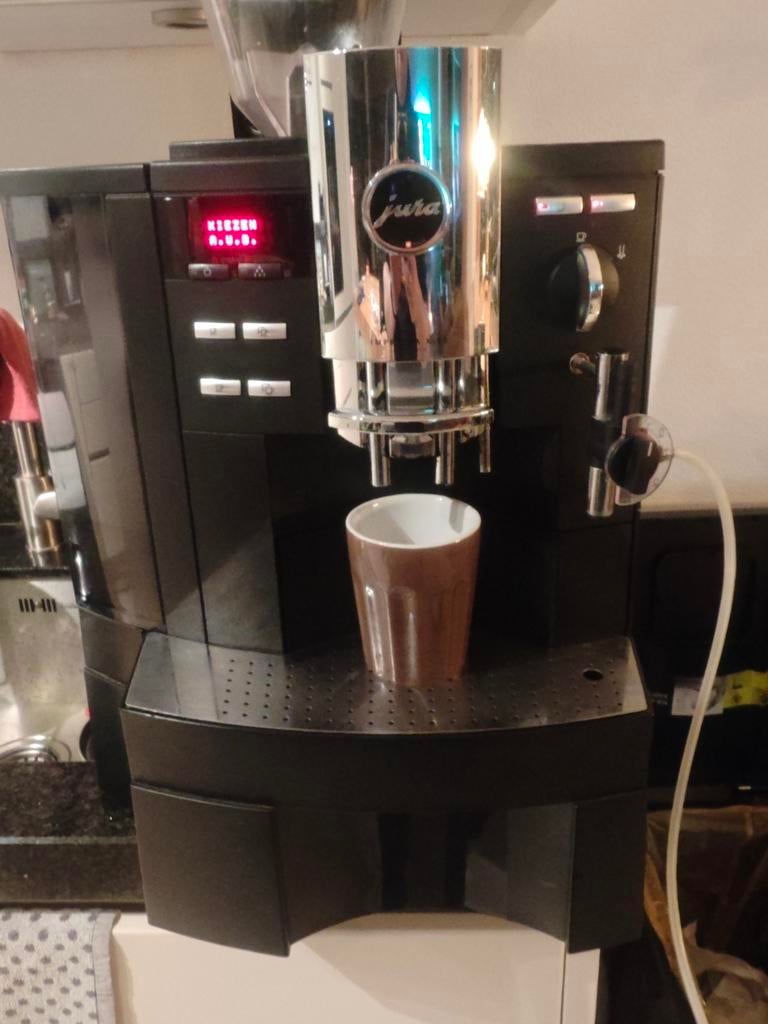 Jura Impressa XS90 - Te koop met werk, Witgoed en Apparatuur, Koffiezetapparaten, Ophalen, Gebruikt, Koffiemachine