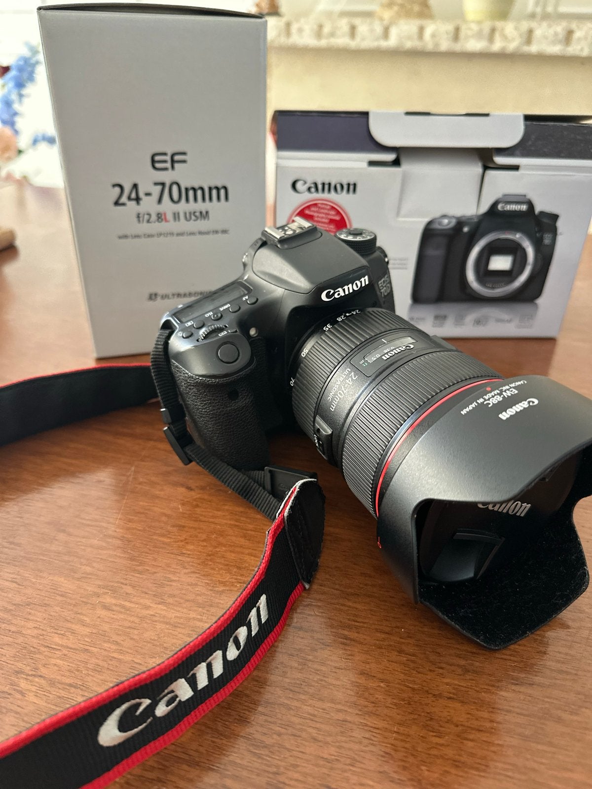 Canon EOS 70D met EF 24-70mm f/2.8L II USM lens, Spiegelreflex, Canon, Ophalen of Verzenden, Zo goed als nieuw