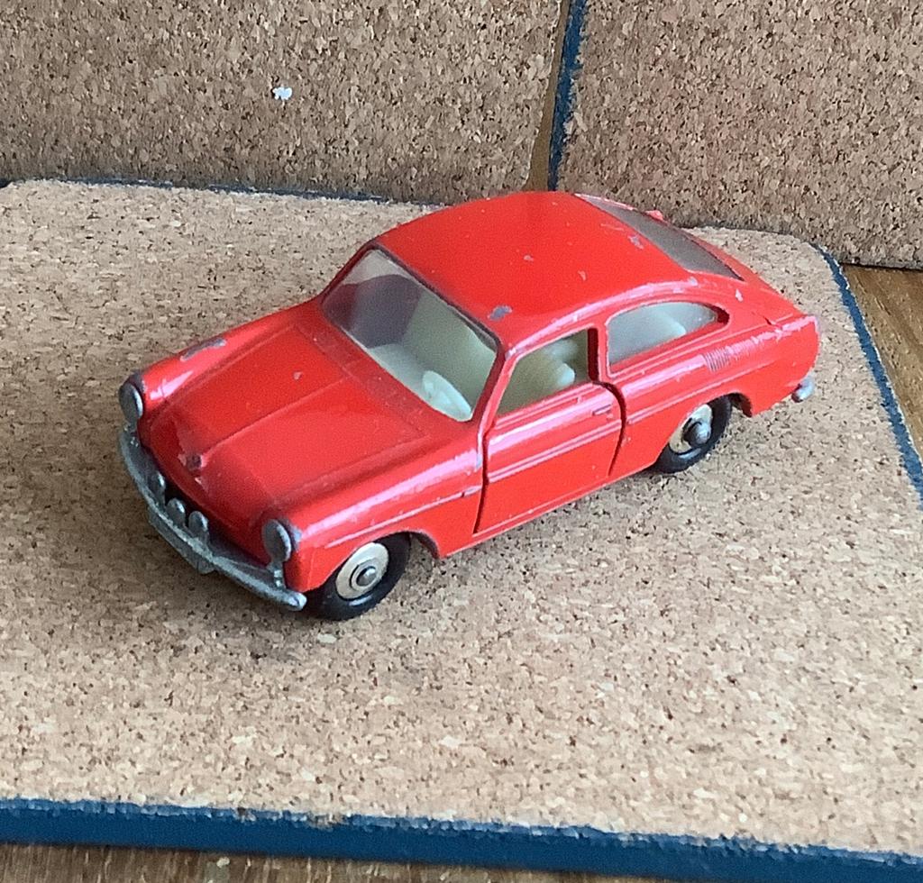 Volkswagen 1600 TL (Matchbox), Hobby en Vrije tijd, Modelauto's | 1:43, Ophalen of Verzenden, Gebruikt, Auto, Matchbox
